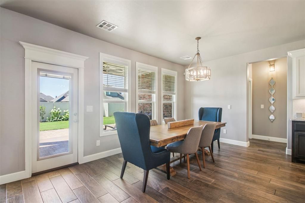 Image 10 of property listing at 9108 NW 117th Street, Yukon, OK 73099