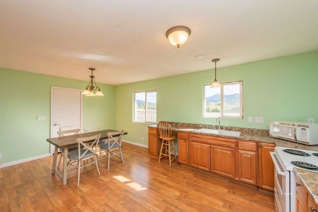 1095 Hyampom Rd, Hayfork, CA 96041