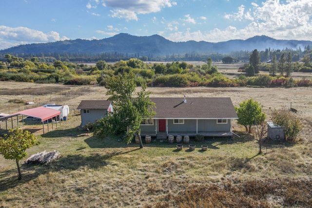 1095 Hyampom Rd, Hayfork, CA 96041