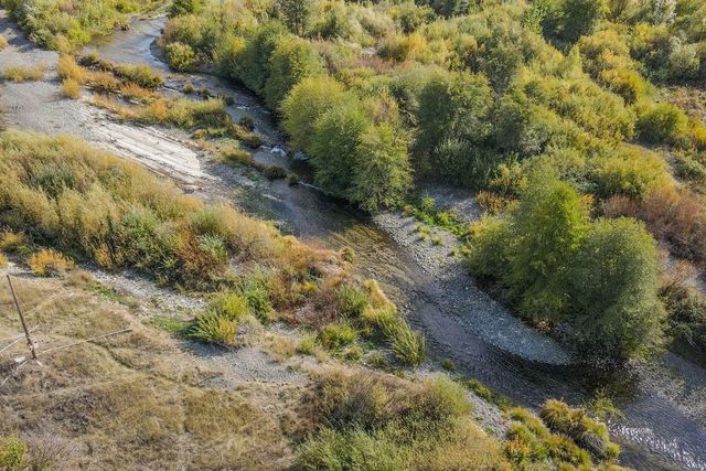 1095 Hyampom Rd, Hayfork, CA 96041