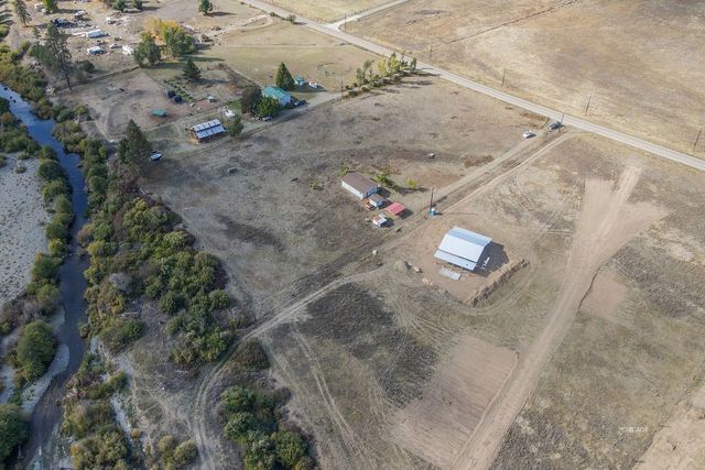 1095 Hyampom Rd, Hayfork, CA 96041