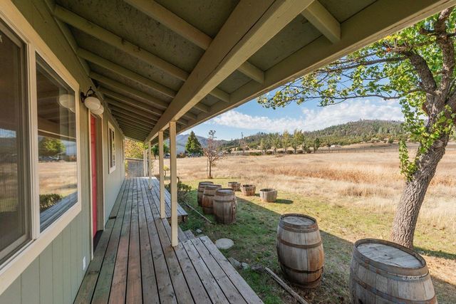 1095 Hyampom Rd, Hayfork, CA 96041