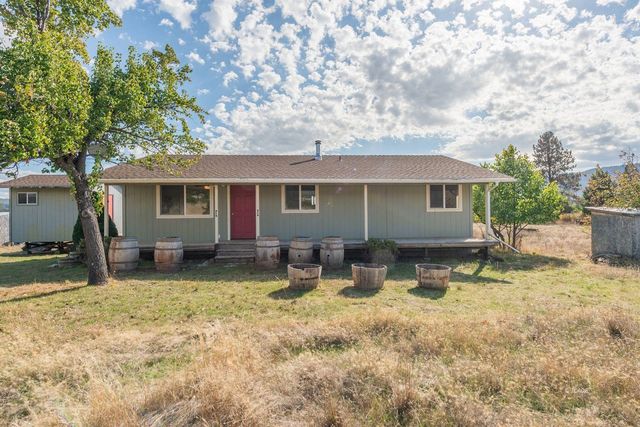 1095 Hyampom Rd, Hayfork, CA 96041