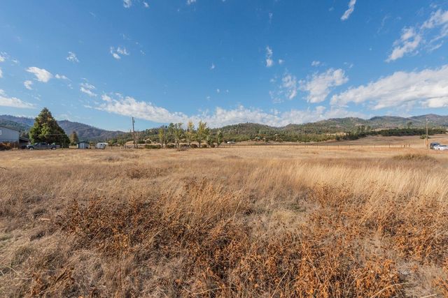 1095 Hyampom Rd, Hayfork, CA 96041