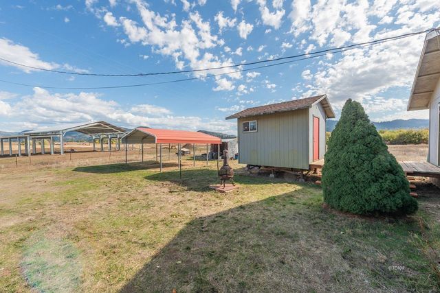 1095 Hyampom Rd, Hayfork, CA 96041