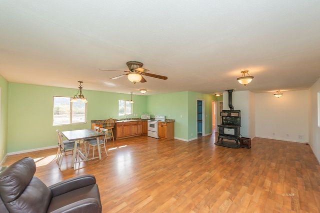 1095 Hyampom Rd, Hayfork, CA 96041