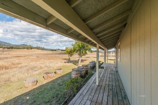 1095 Hyampom Rd, Hayfork, CA 96041
