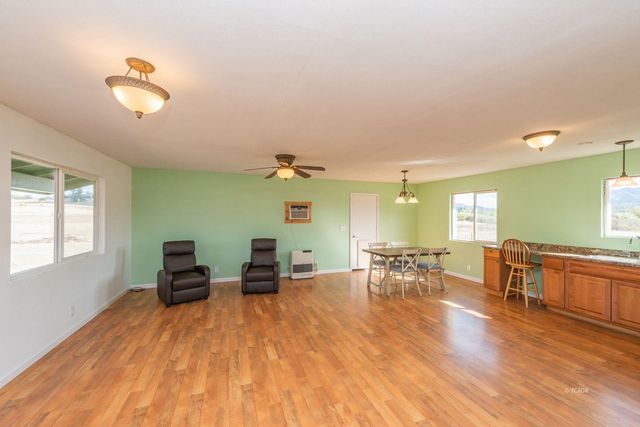 1095 Hyampom Rd, Hayfork, CA 96041