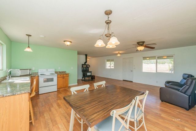 1095 Hyampom Rd, Hayfork, CA 96041