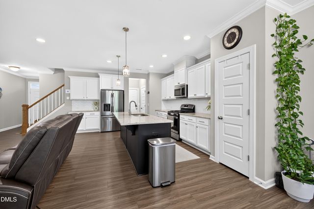 8045 Windthorn Place, Cary, NC 27519