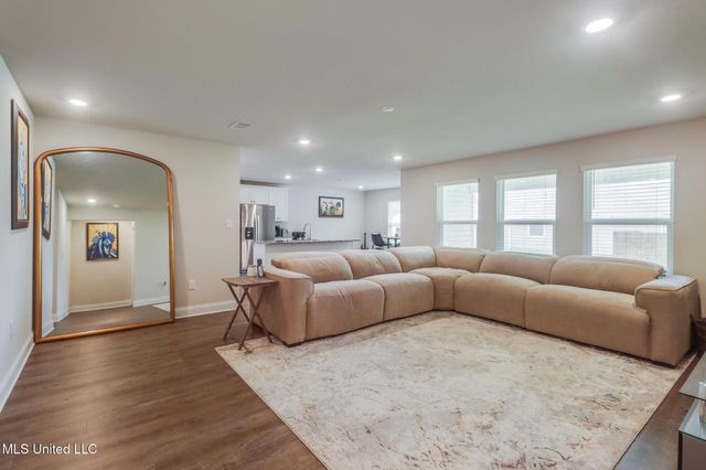 10519 Willow Leaf Drive, Gulfport, MS 39503