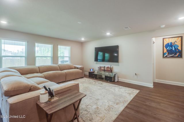 10519 Willow Leaf Drive, Gulfport, MS 39503
