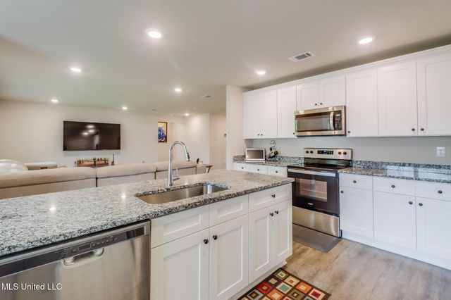 10519 Willow Leaf Drive, Gulfport, MS 39503