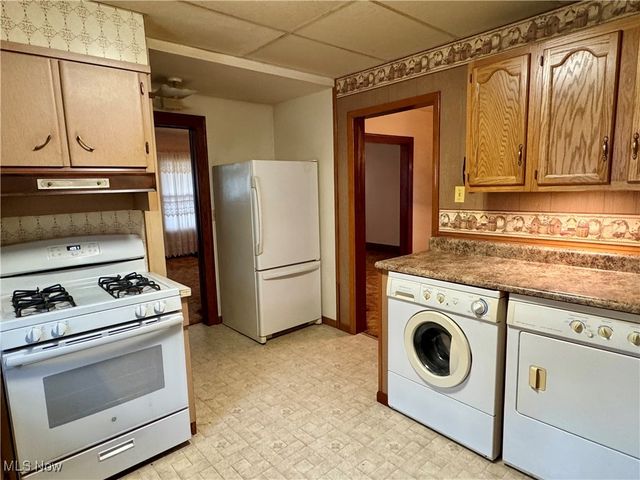 209 W Main Street, Dalton, OH 44618