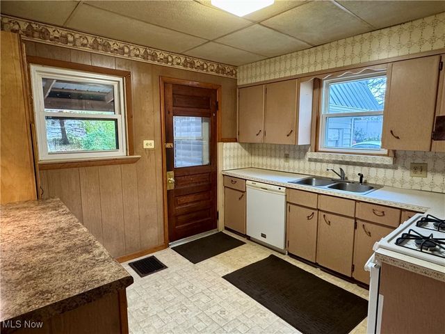 209 W Main Street, Dalton, OH 44618