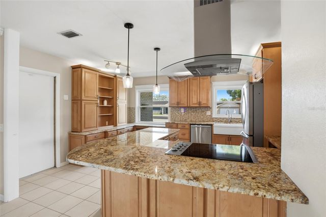 22 LAKE LINK DRIVE SE, Winter Haven, FL 33884