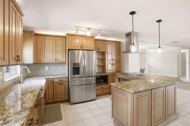 22 LAKE LINK DRIVE SE, Winter Haven, FL 33884