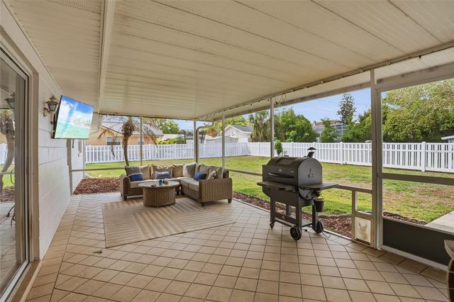 22 LAKE LINK DRIVE SE, Winter Haven, FL 33884