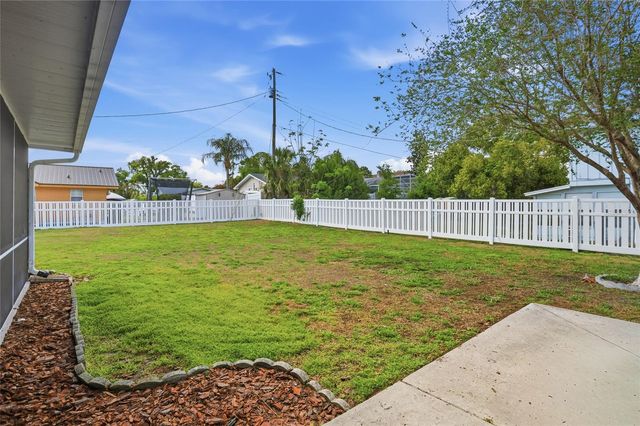 22 LAKE LINK DRIVE SE, Winter Haven, FL 33884