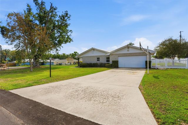 22 LAKE LINK DRIVE SE, Winter Haven, FL 33884