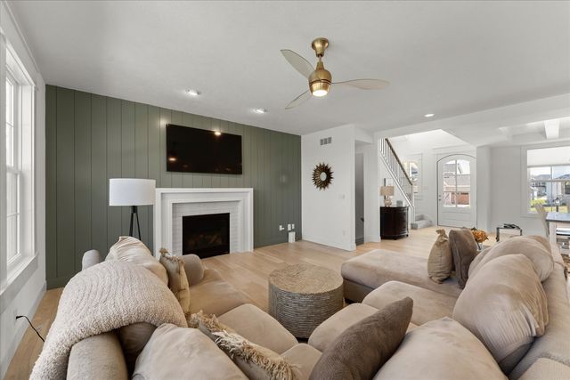 1213 Briarwood Lane, Mahomet, IL 61853