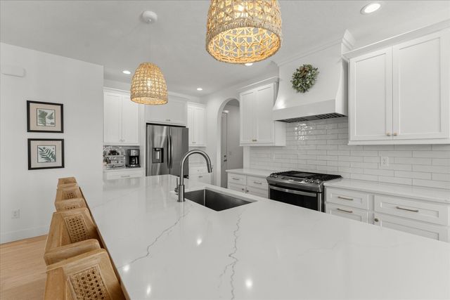 1213 Briarwood Lane, Mahomet, IL 61853