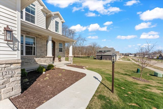 1213 Briarwood Lane, Mahomet, IL 61853