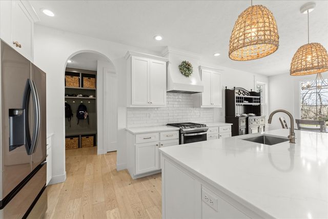 1213 Briarwood Lane, Mahomet, IL 61853