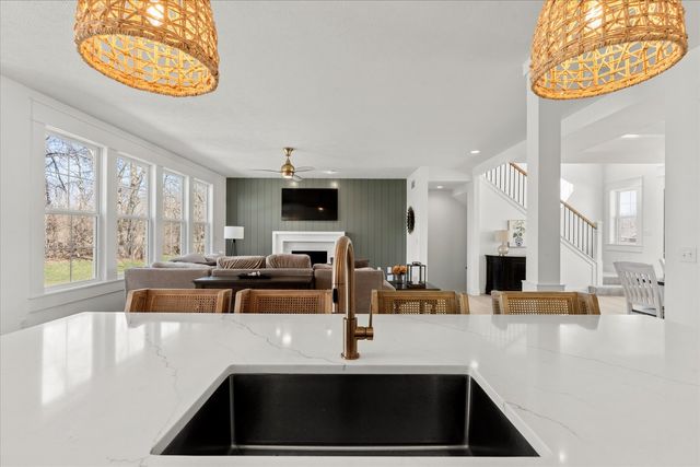 1213 Briarwood Lane, Mahomet, IL 61853