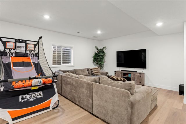 1213 Briarwood Lane, Mahomet, IL 61853