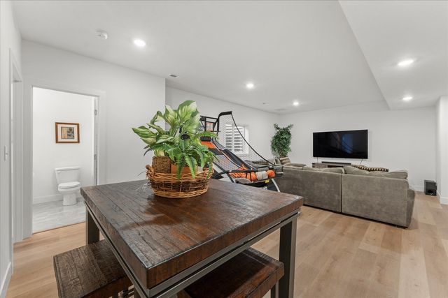 1213 Briarwood Lane, Mahomet, IL 61853