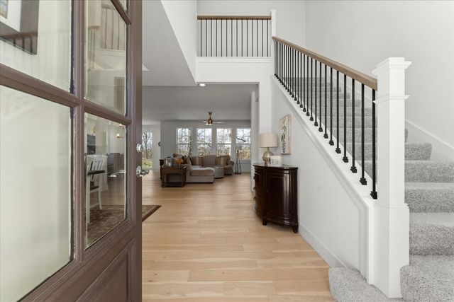 1213 Briarwood Lane, Mahomet, IL 61853