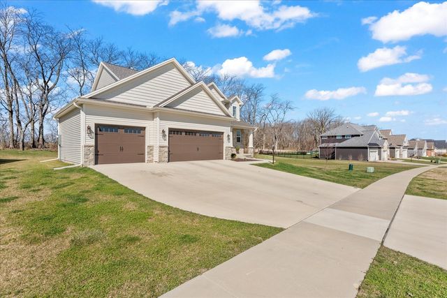 1213 Briarwood Lane, Mahomet, IL 61853