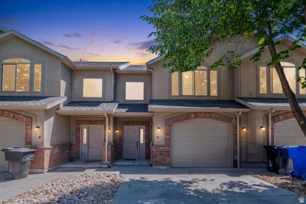 Image 1 of property listing at 359 E 2275 N #5, North Ogden, UT 84414
