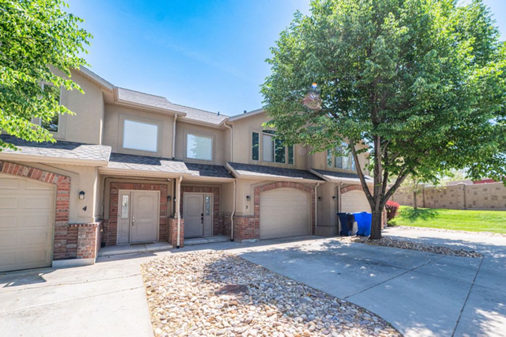 Image 2 of property listing at 359 E 2275 N #5, North Ogden, UT 84414