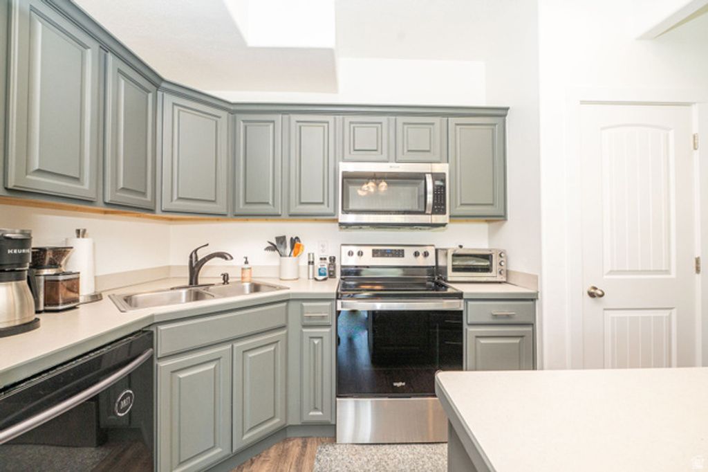Image 11 of property listing at 359 E 2275 N #5, North Ogden, UT 84414