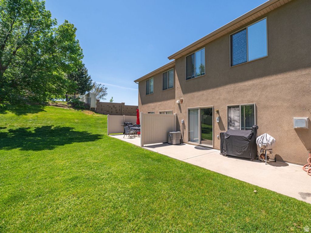 Image 17 of property listing at 359 E 2275 N #5, North Ogden, UT 84414