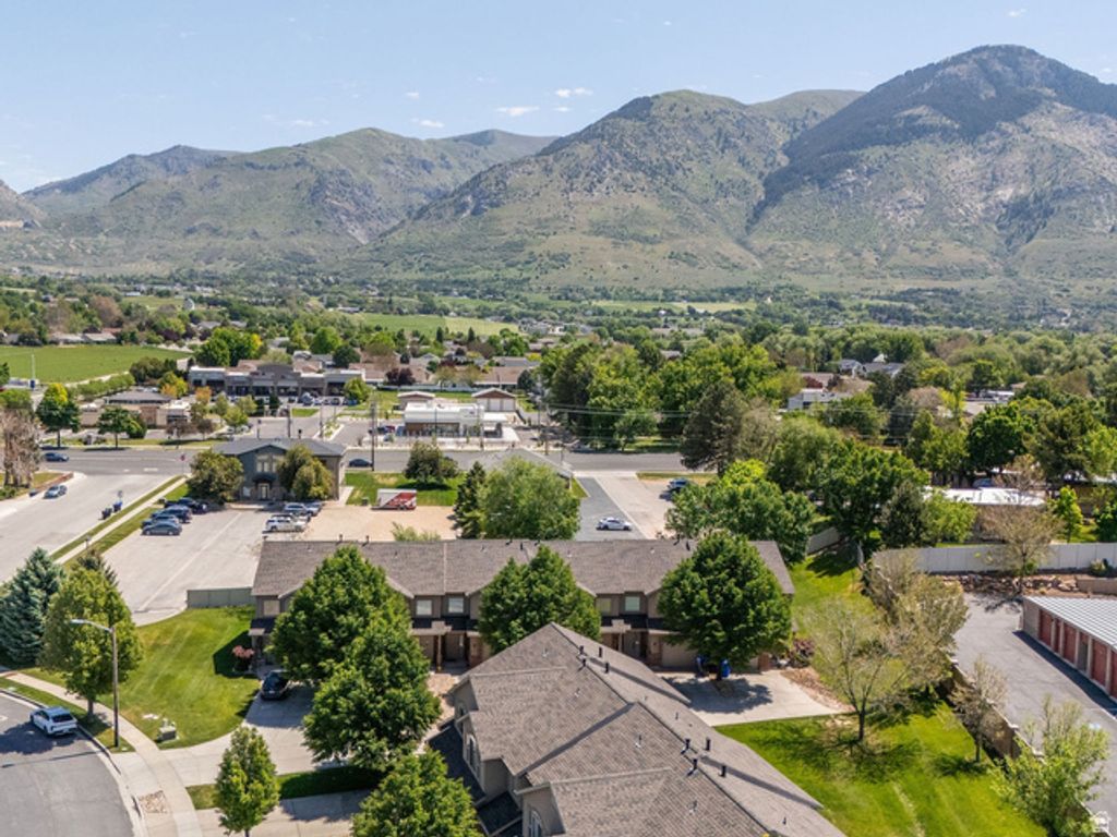 Image 20 of property listing at 359 E 2275 N #5, North Ogden, UT 84414