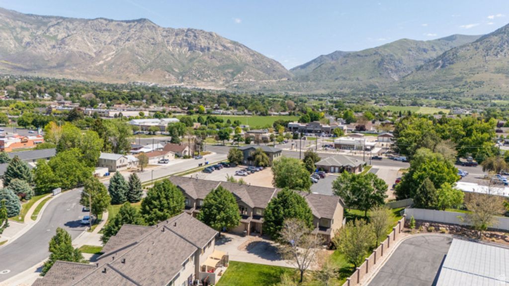 Image 21 of property listing at 359 E 2275 N #5, North Ogden, UT 84414