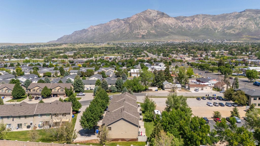 Image 22 of property listing at 359 E 2275 N #5, North Ogden, UT 84414