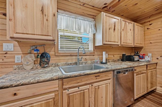 74 Whippoorwill Lane, Sadler, TX 76264