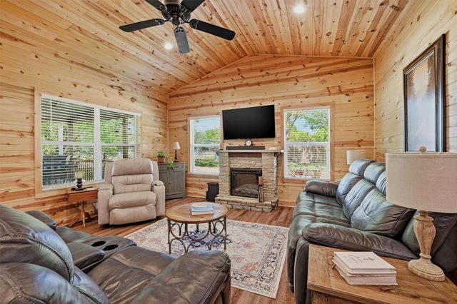 74 Whippoorwill Lane, Sadler, TX 76264