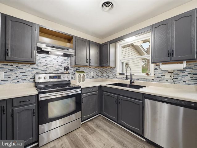 917 WOODLAND PARKWAY, Waynesboro, PA 17268