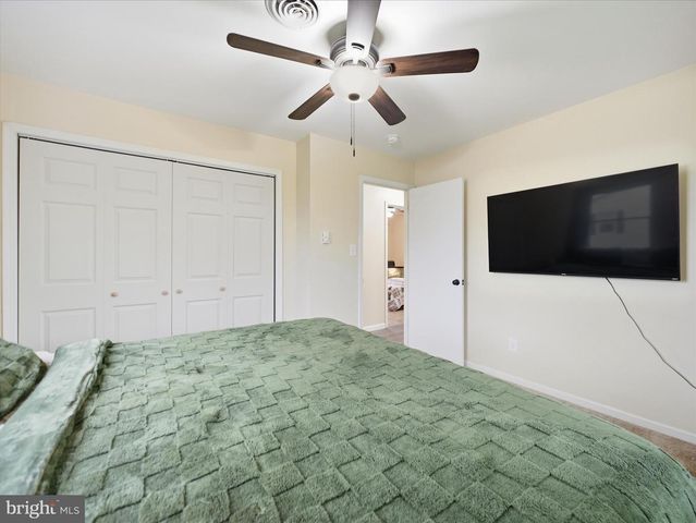 917 WOODLAND PARKWAY, Waynesboro, PA 17268