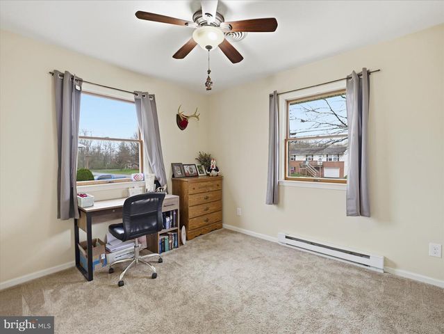 917 WOODLAND PARKWAY, Waynesboro, PA 17268