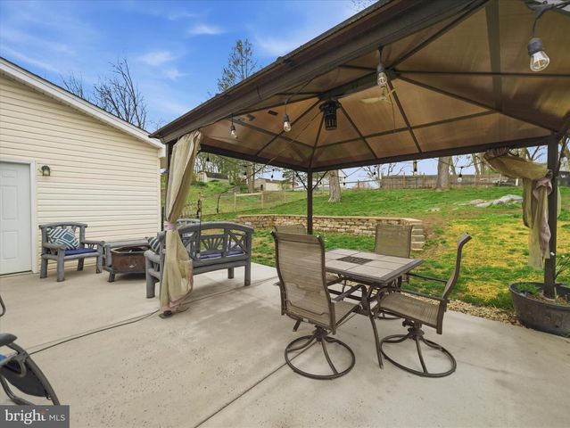 917 WOODLAND PARKWAY, Waynesboro, PA 17268