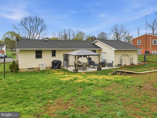 917 WOODLAND PARKWAY, Waynesboro, PA 17268