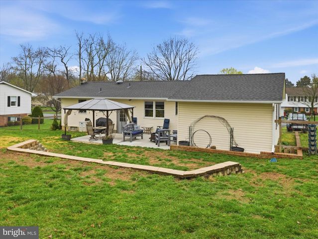 917 WOODLAND PARKWAY, Waynesboro, PA 17268