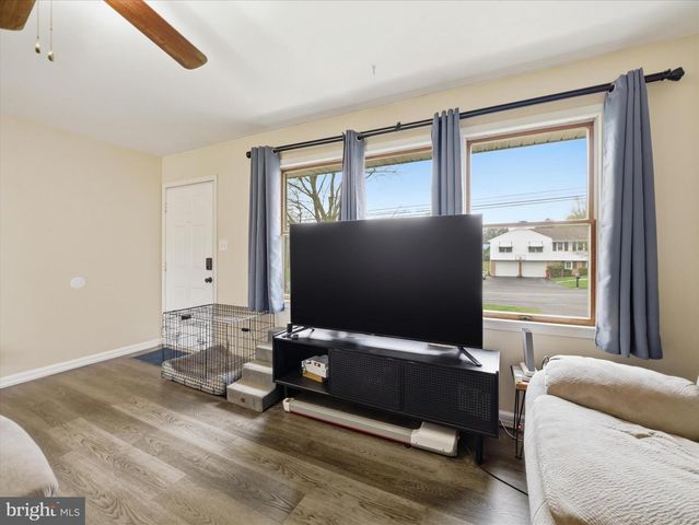 917 WOODLAND PARKWAY, Waynesboro, PA 17268