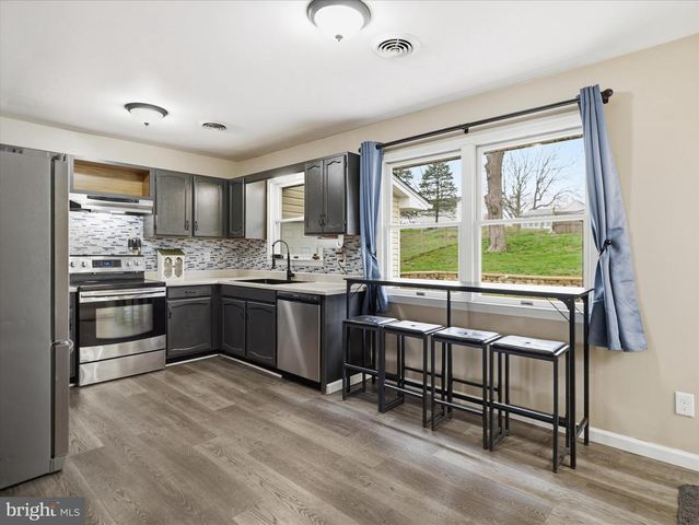 917 WOODLAND PARKWAY, Waynesboro, PA 17268